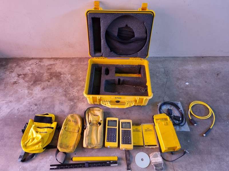 Trimble 5700 Pellican Case + Instruments