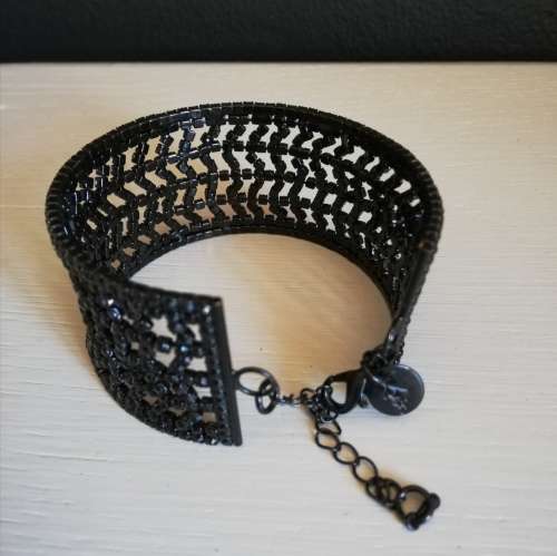 Black Diamante Bracelet by Lovisa