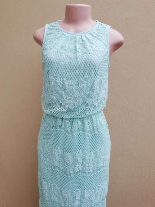 MINT GREEN LACE MAXI DRESS (28-30 XS)  FULLY LINED