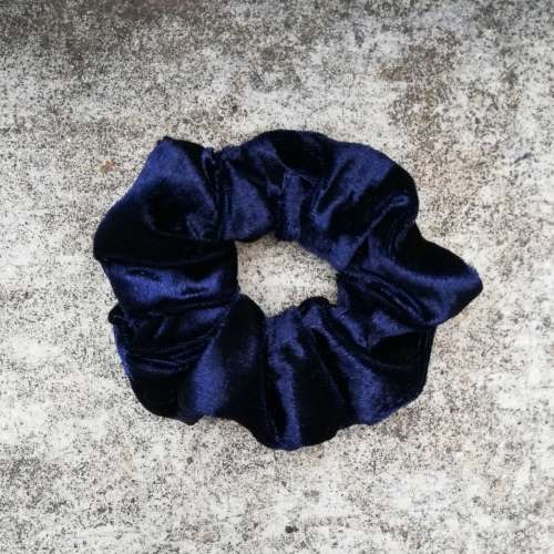 SCRUNCHIE - NAVY BLUE VELVET (MEDIUM)