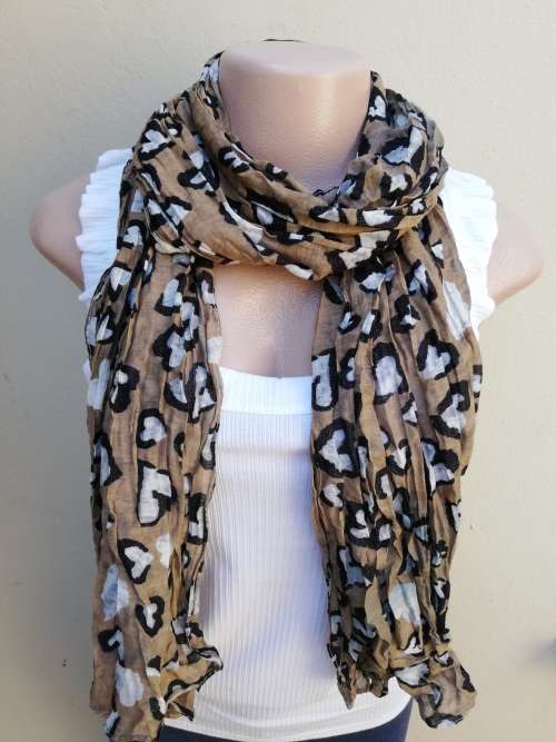 LADIES SCARF - BROWN WITH HEARTS