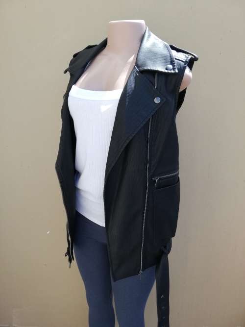 LADIES SLEEVELESS PU BIKER JACKET - ONLY (UK10)