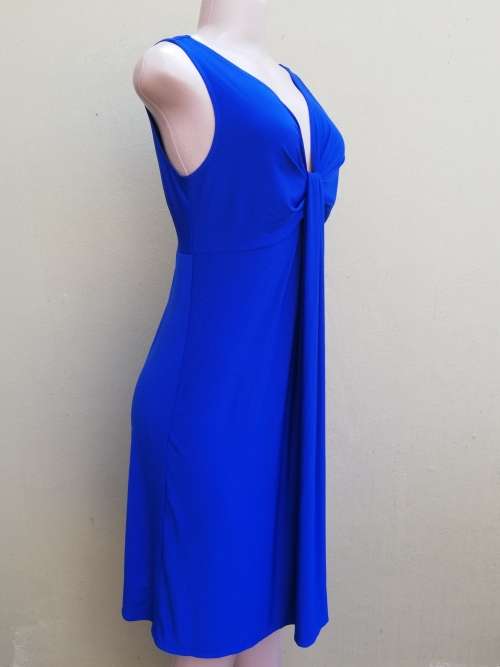 ELEGANT BLUE COCKTAIL DRESS (Size 12)
