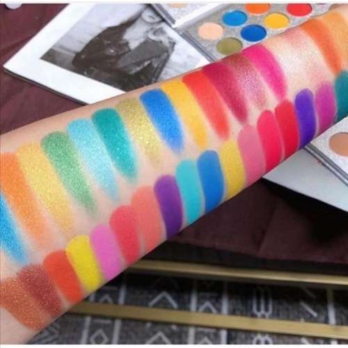 Beauty Glazed Gorgeous Me Eyeshadow Palette + Eyeshadow Brush Set