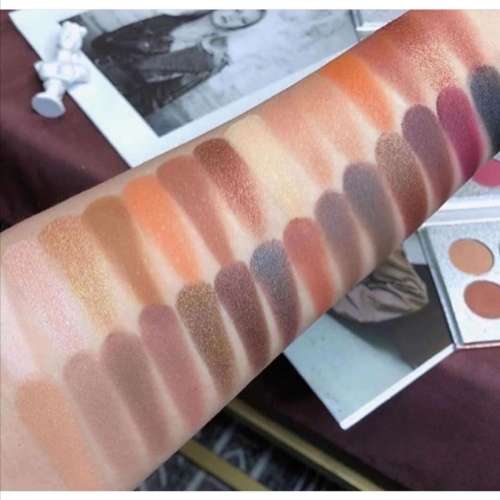 Beauty Glazed Gorgeous Me Eyeshadow Palette + Eyeshadow Brush Set