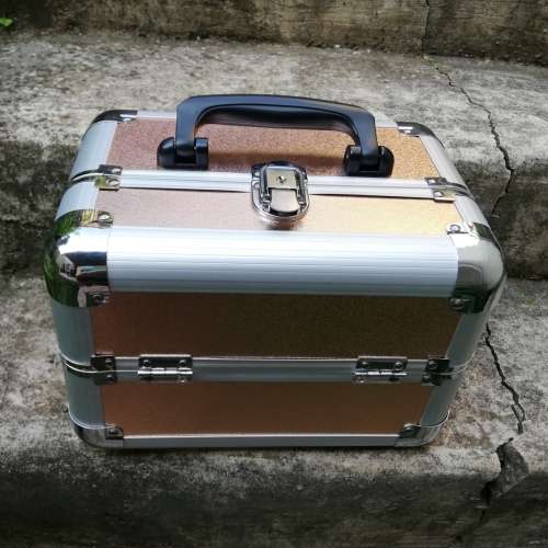 MAKEUP TRAIN CASE - ROSE GOLD 26cm x 18cm x 18cm