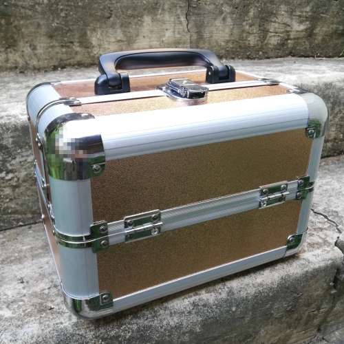 MAKEUP TRAIN CASE - ROSE GOLD 26cm x 18cm x 18cm