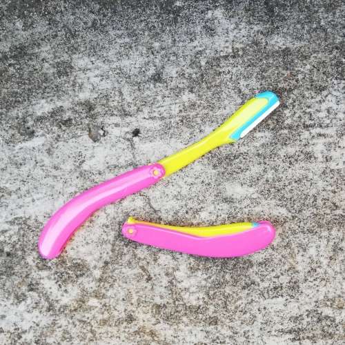 DERMAPLANING TOOL - 2 X FOLDING BLADES (PINK)