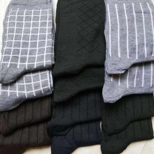 MENS DRESS SOCKS - 12 PAIRS
