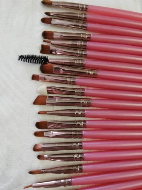 MAKEUP BRUSH SET PINK (20 PIECE)