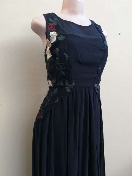 BLACK CHIFFON DRESS WITH EMBROIDERY - MARKS AND SPENCER (16)