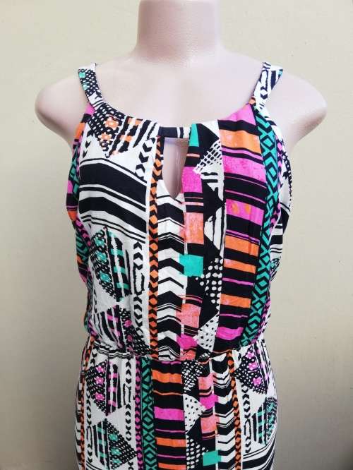 MULTI COLOR MAXI DRESS - MEDIUM