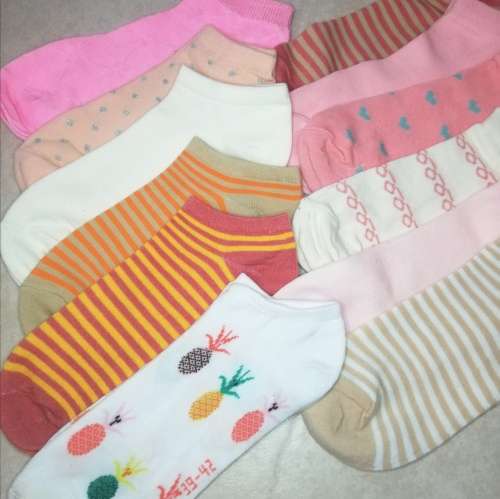 LADIES ANKLE SOCKS - 12 PAIRS MIXED