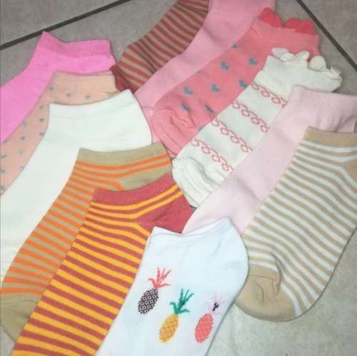 LADIES ANKLE SOCKS - 12 PAIRS MIXED