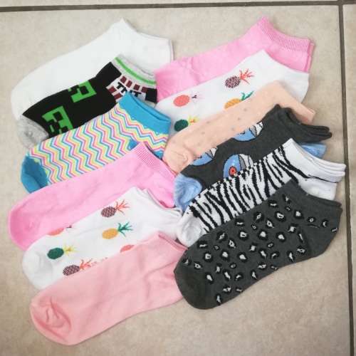 LADIES ANKLE SOCKS - 12 PAIRS MIXED