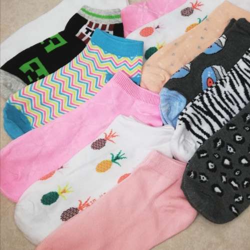 LADIES ANKLE SOCKS - 12 PAIRS MIXED