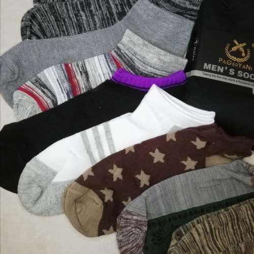 MENS SOCKS - 12 PAIRS MIXED