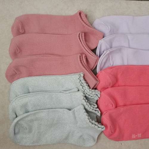 LADIES ANKLE SOCKS - 12 PAIRS MIXED PLAIN