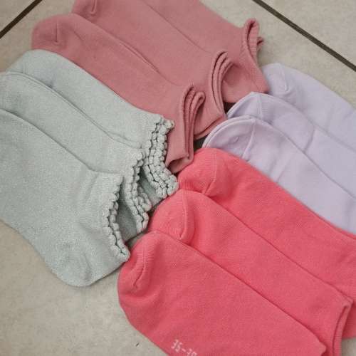 LADIES ANKLE SOCKS - 12 PAIRS MIXED PLAIN