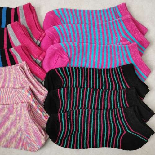 LADIES ANKLE SOCKS - 12 PAIRS MIXED