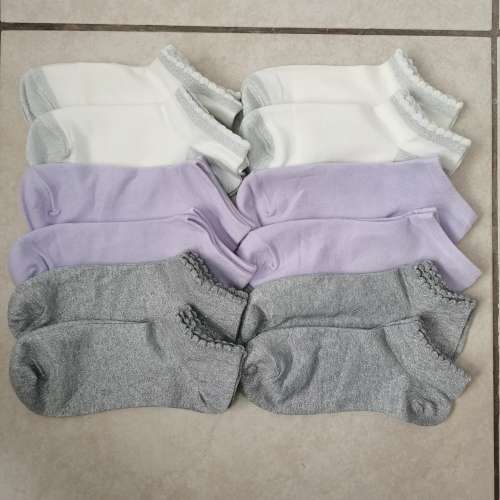 LADIES ANKLE SOCKS - 12 PAIRS MIXED