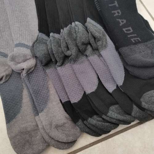 8 PAIRS OF MENS THICK COTTON WORK BOOT / WINTER SOCKS