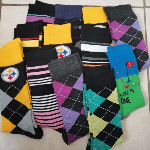12 PAIRS OF MENS MIDCALF SOCKS  *NEW*