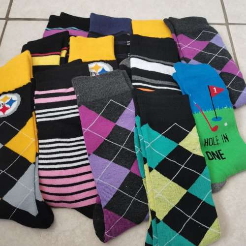 12 PAIRS OF MENS MIDCALF SOCKS  *NEW*