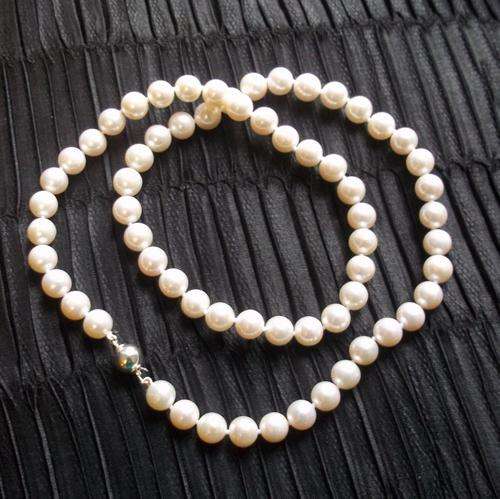 Genuine Pearl Necklace - Length 58cm (74 pearls in total)