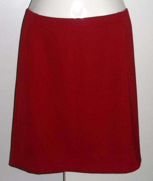 ESSENCE Red Mini Skirt, size 32 *** LOOKS BRAND NEW ***