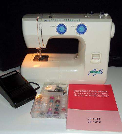 ** Finesse Sewing Machine ** Hardly Used ** Working Perfectly **