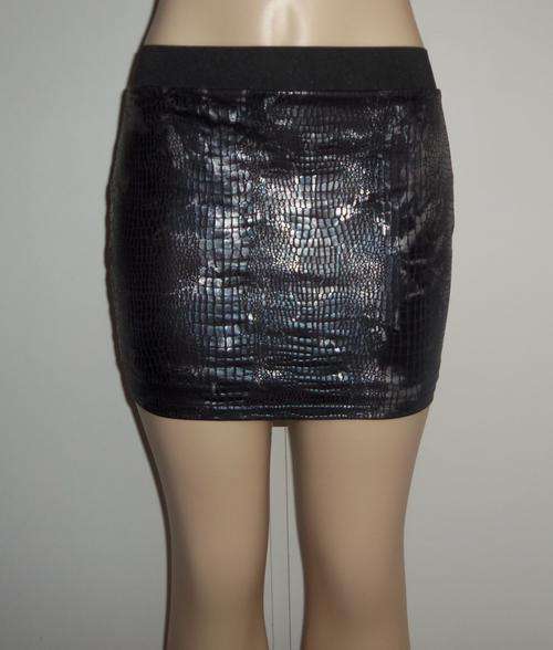 Stylish Black Mini Skirt with Snake Skin Pattern  - Size 32/34  ** BRAND NEW **