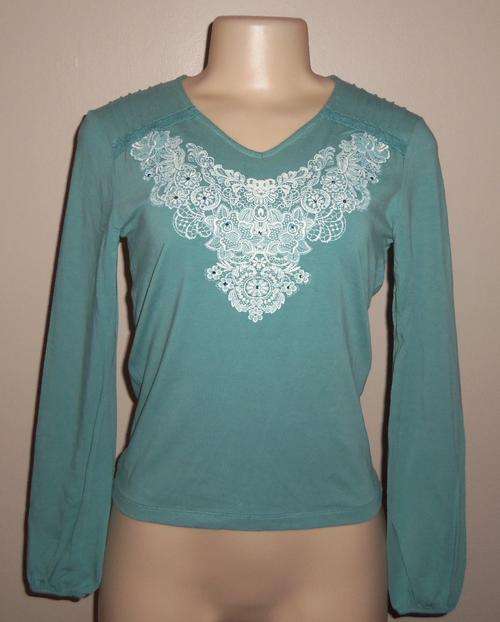 Gorgeous Dusty Green Long Sleeved Top with Front Print in White - Size SMALL *** BRAND NEW ***