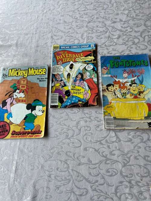 3 x comic books as shown