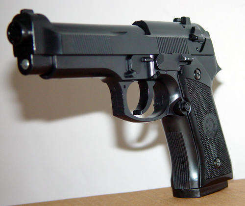 M92F AIRSOFT GUN WITH FREE BULLETS