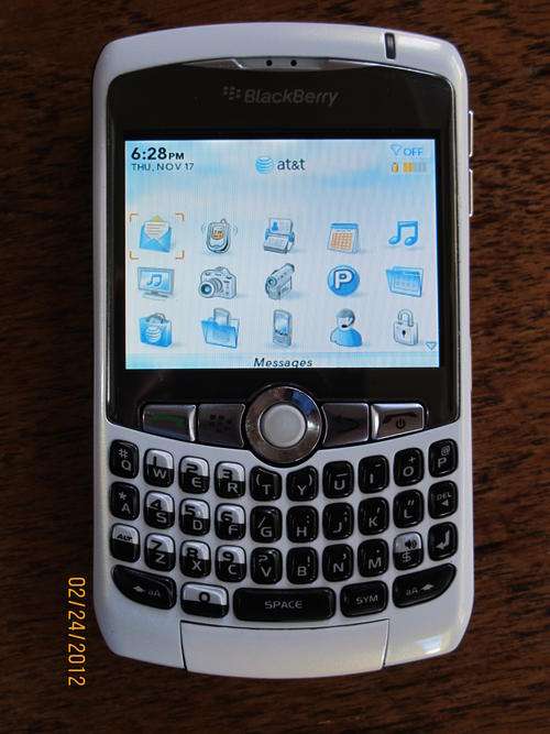 GENUINE Blackberry Curve 8310. *WHITE**UNLOCKED*100% working*Charger & Battery**FULLY REFURBISHED