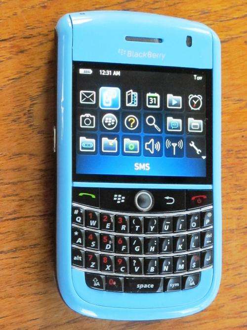 AS NEW CONDITION!!Genuine Blackberry TOUR 9630 LIGHT BLUE!!*BOXED!!*100% Working*IN STOCK*