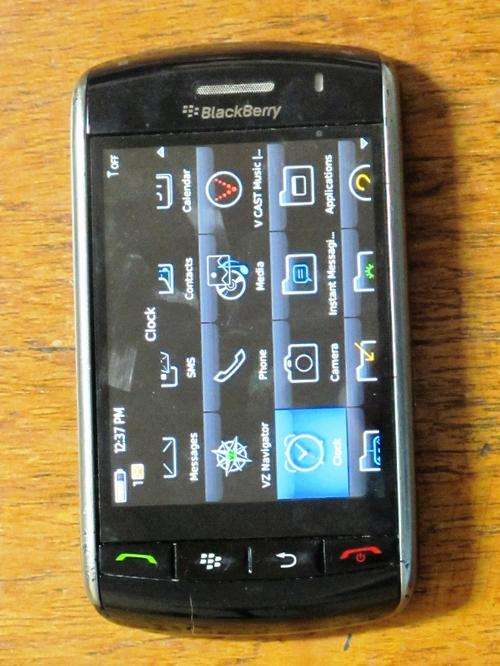 BOXED! Genuine Blackberry STORM 9530 *Unlocked*100% Working*IN STOCK*Charger, SD Card, Battery