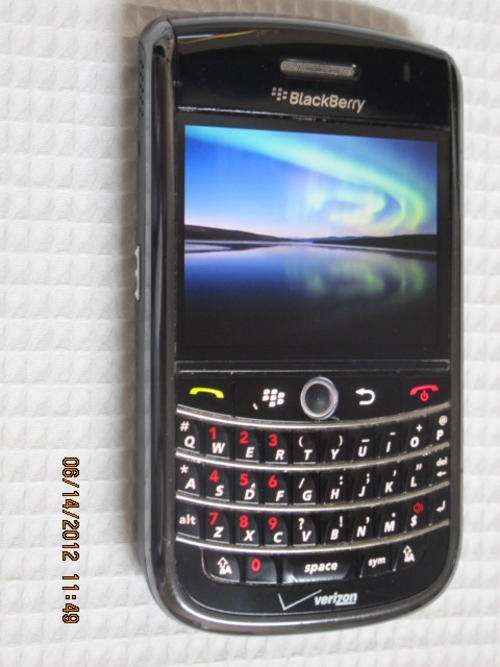 EXCELLENT CONDITION!!Genuine Blackberry TOUR 9630 !!*100% Working*IN STOCK*Charger & Battery