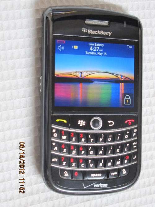 EXCELLENT CONDITION!!Genuine Blackberry TOUR 9630 !!*100% Working*IN STOCK*Charger & Battery