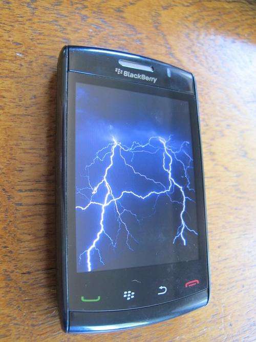 ORIGINAL Blackberry 9550 STORM 2 TOUCHSCREEN In excellent condition. In SA!!