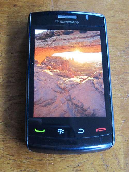 ORIGINAL Blackberry 9550 STORM 2 TOUCHSCREEN In excellent condition. In SA!!