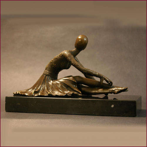 BEUTIFUL ART DECÃ 1920 BRONZE SCULPTURE Signed by D.H.Chiparus.
