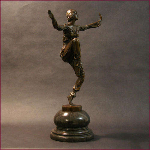 BEAUTIFUL ART DECÃÂ 1920 BRONZE SCULPTURE Signed by PIERRE LAUREL.