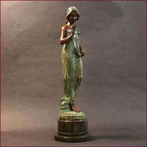 BEUTIFUL ART NOUVEAU 1900 BRONZE SCULPTURE Signed by Pitta Luga.