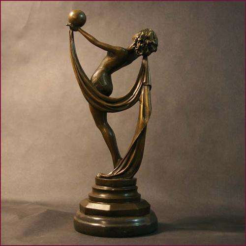 BEAUTIFUL ART DECO 1920 BRONZE SCULPTURE Signed by Milo.
