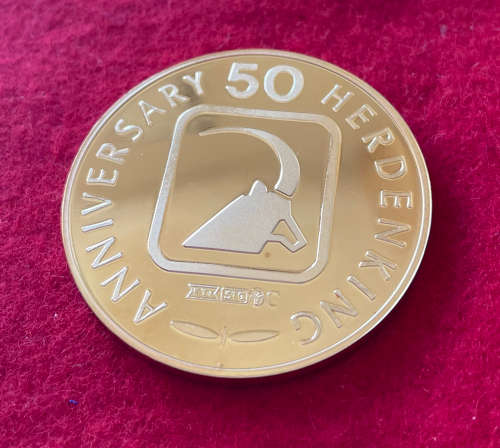 50th Anniversary Wildlife Medal 45mm Gilded Silver (Jackal)