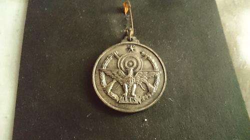 Italian shooting medal stunning details crazy R1 start