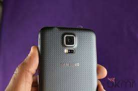 Samsung S5 black in colour please read before you buy(12 month dealership warranty)