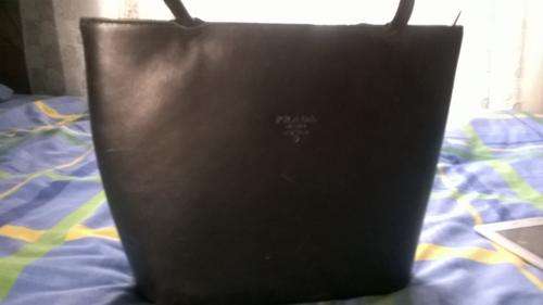 Vintage Prada Milano 100% Authentic  thick Leather shoulder handbag
